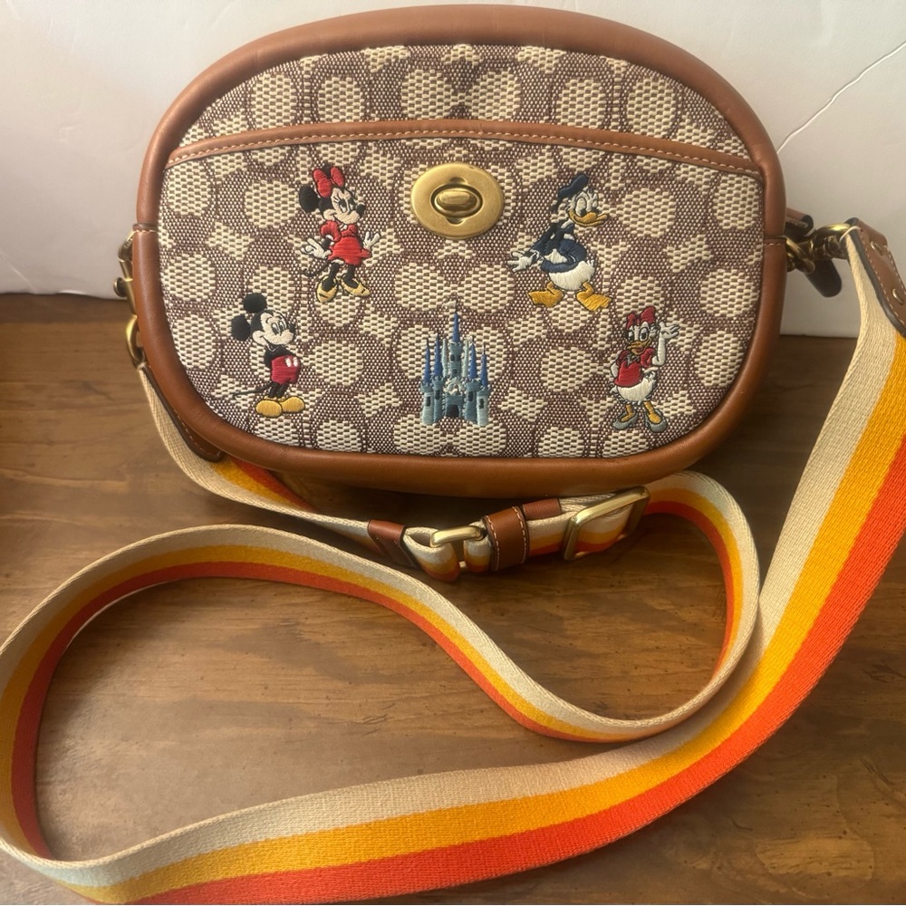 Coach Walt Disney World 50th Anniversary Camera Crossbody Bag Signature Jacquard - Picture 2 of 10